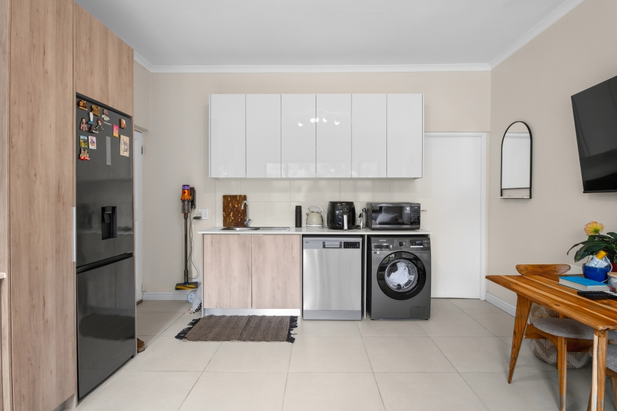 1 Bedroom Property for Sale in Kenilworth Western Cape